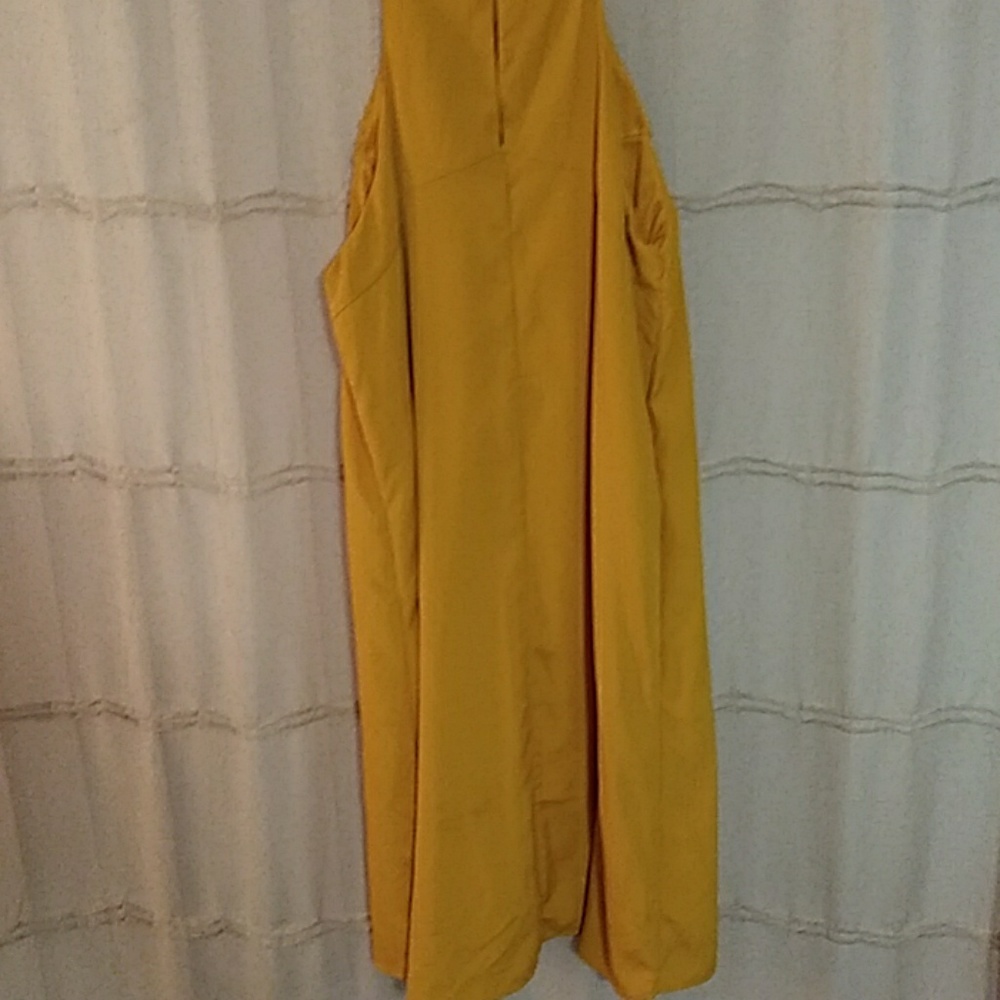 Dress - Picture 3 of 3